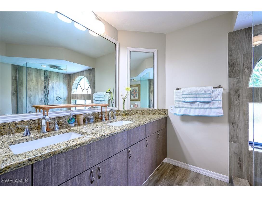 559 Beachwalk Circle #U204 Naples FL 34108 225068847 image18