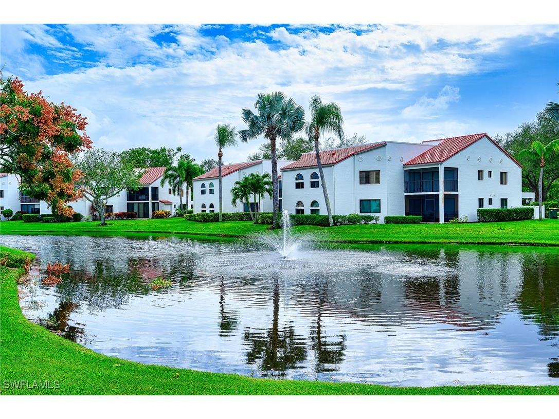 559 Beachwalk Circle #U204 Naples FL 34108 225068847 image4