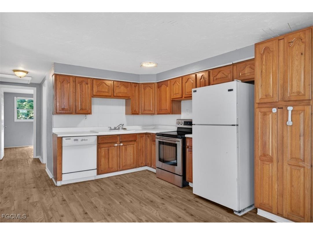 559 Clark Street North Fort Myers FL 33903 2025024473 image9