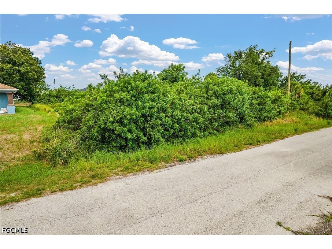 559 Theodore Vail Street E Lehigh Acres FL 33974 2026023011 image8