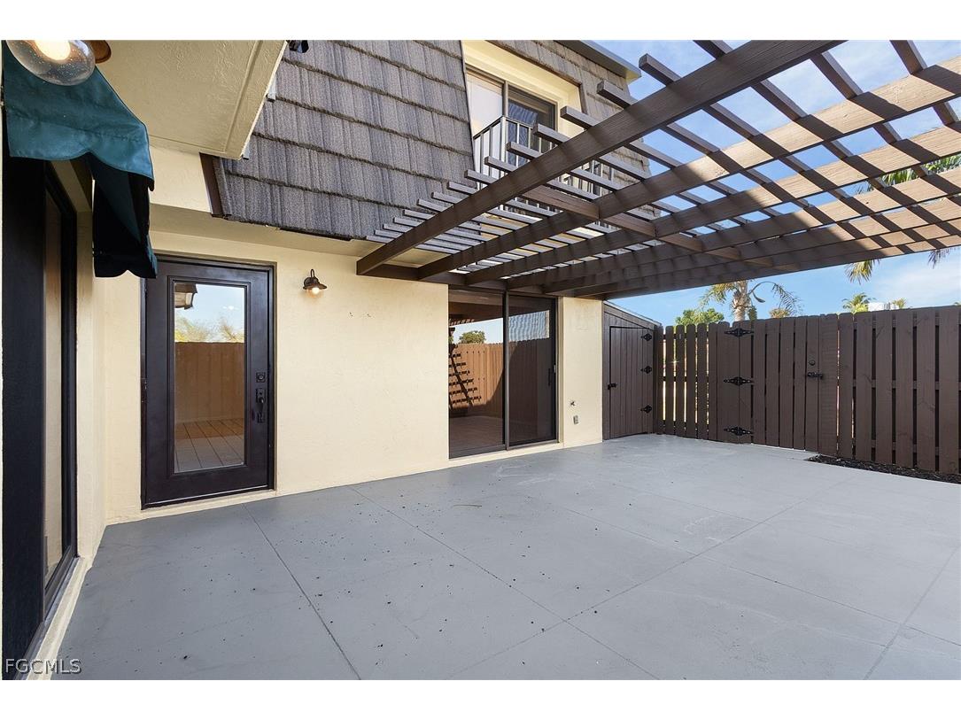 5590 Woodrose Court #4 Fort Myers FL 33907 2026008533 image2