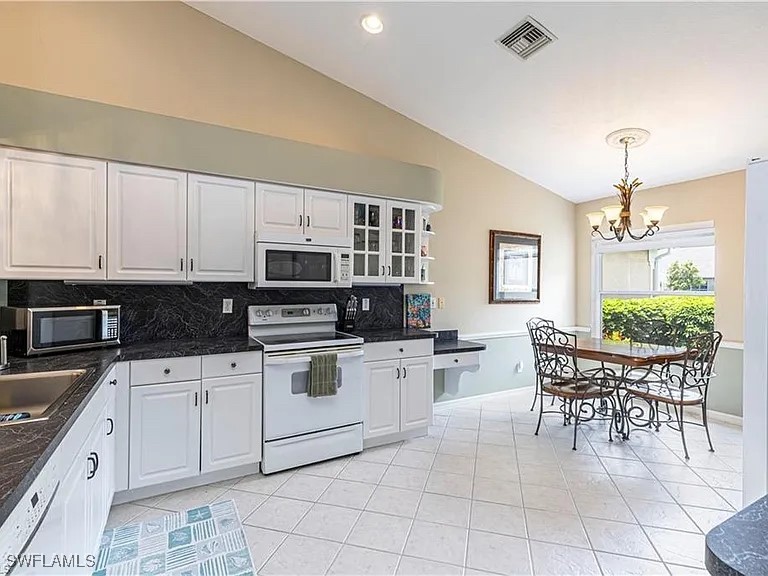 5595 Greenwood Circle #92 Naples FL 34112 225081684 image20