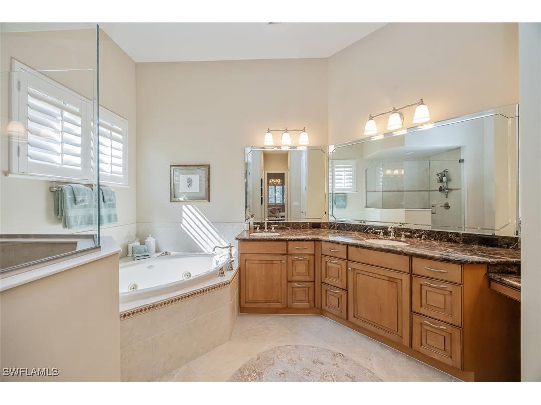 5596 Hammock Isles Drive Naples FL 34119 226005977 image21