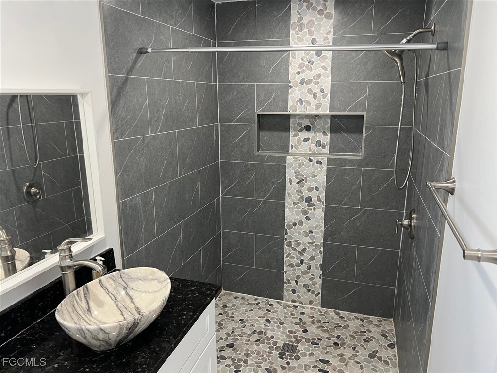 56 Cardinal Drive North Fort Myers FL 33917 2025023353 image10
