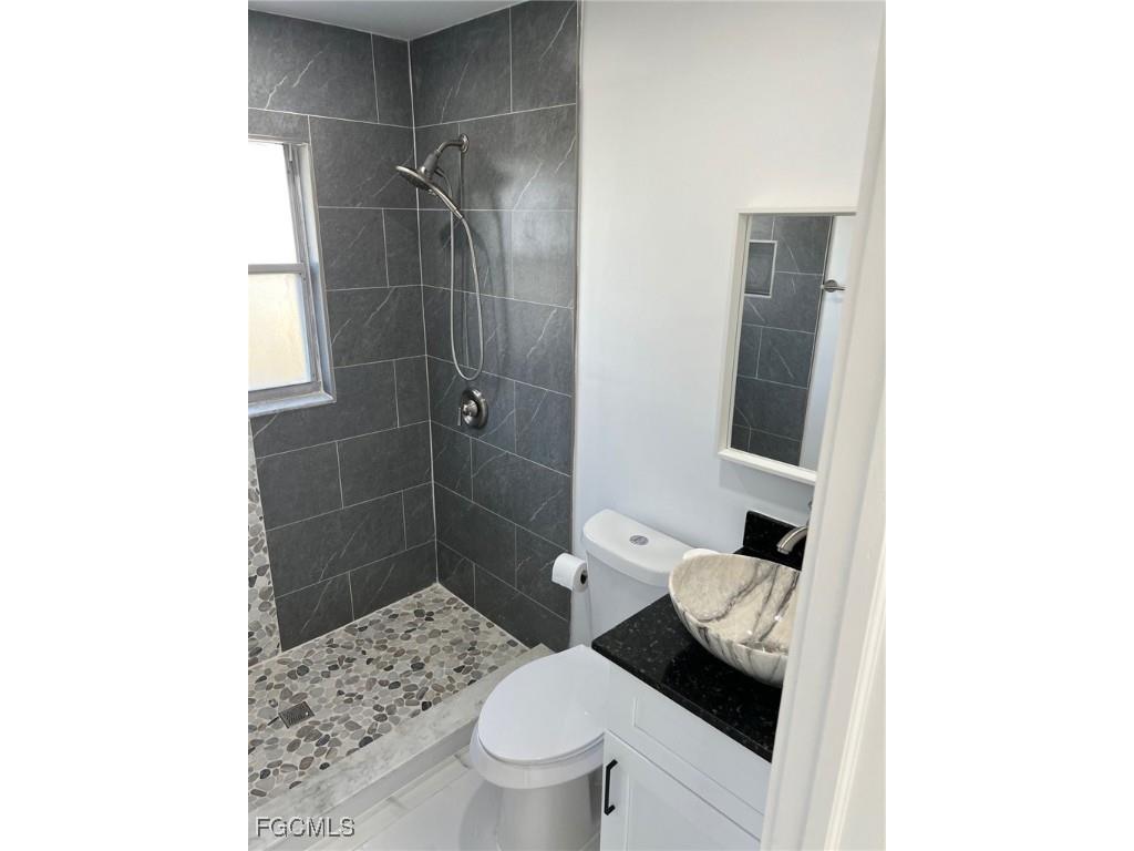 56 Cardinal Drive North Fort Myers FL 33917 2025023353 image18