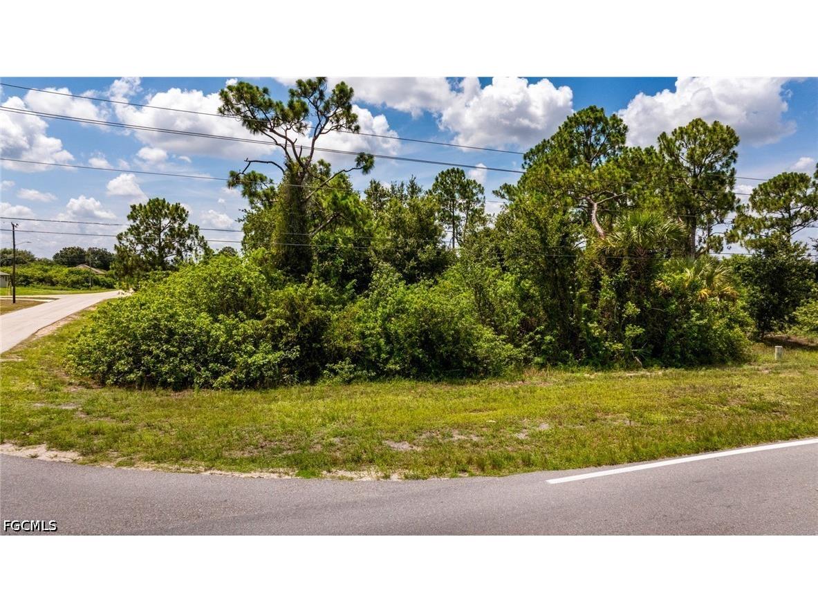 560/562 Alabama Road S Lehigh Acres FL 33974 2026028324 image2