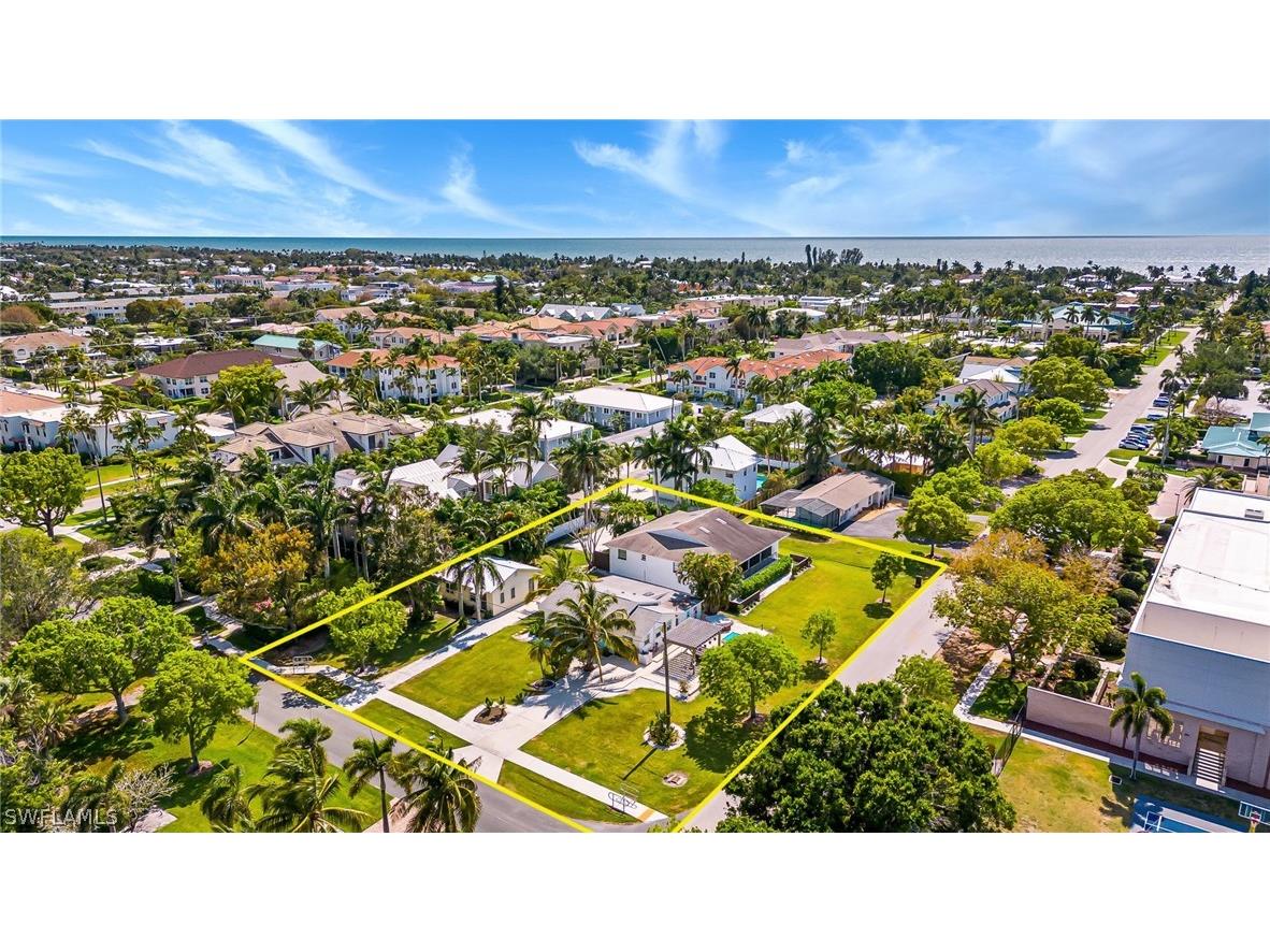 560 9th Avenue S Naples FL 34102 226009255 image1