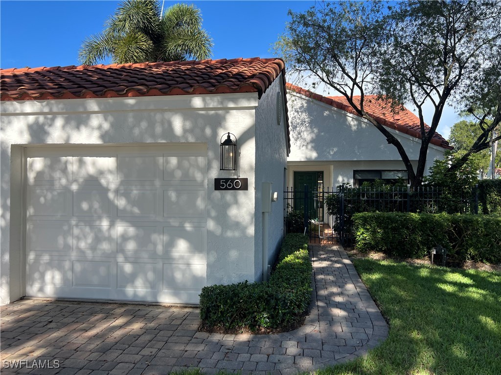 560 Beachwalk Circle Naples FL 34108 224077509 image1