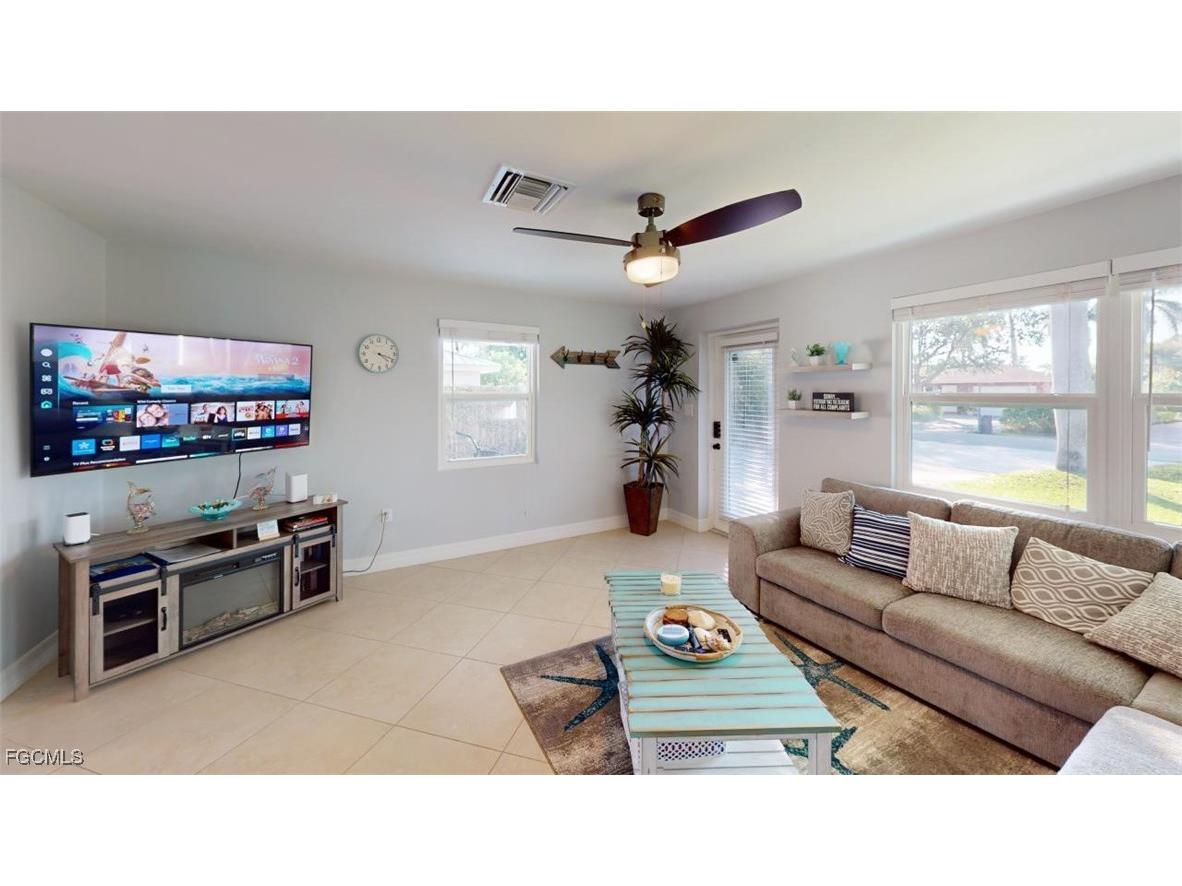 560 E Valley Drive Bonita Springs FL 34134 2026002483 image3