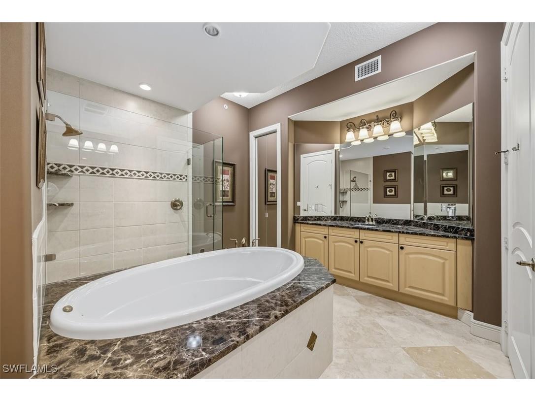 560 El Camino Real #1202 Naples FL 34119 225073076 image18