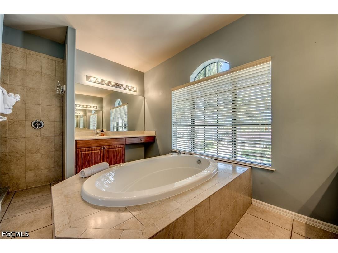 5601 Del Rio Court Cape Coral FL 33904 2025024497 image30