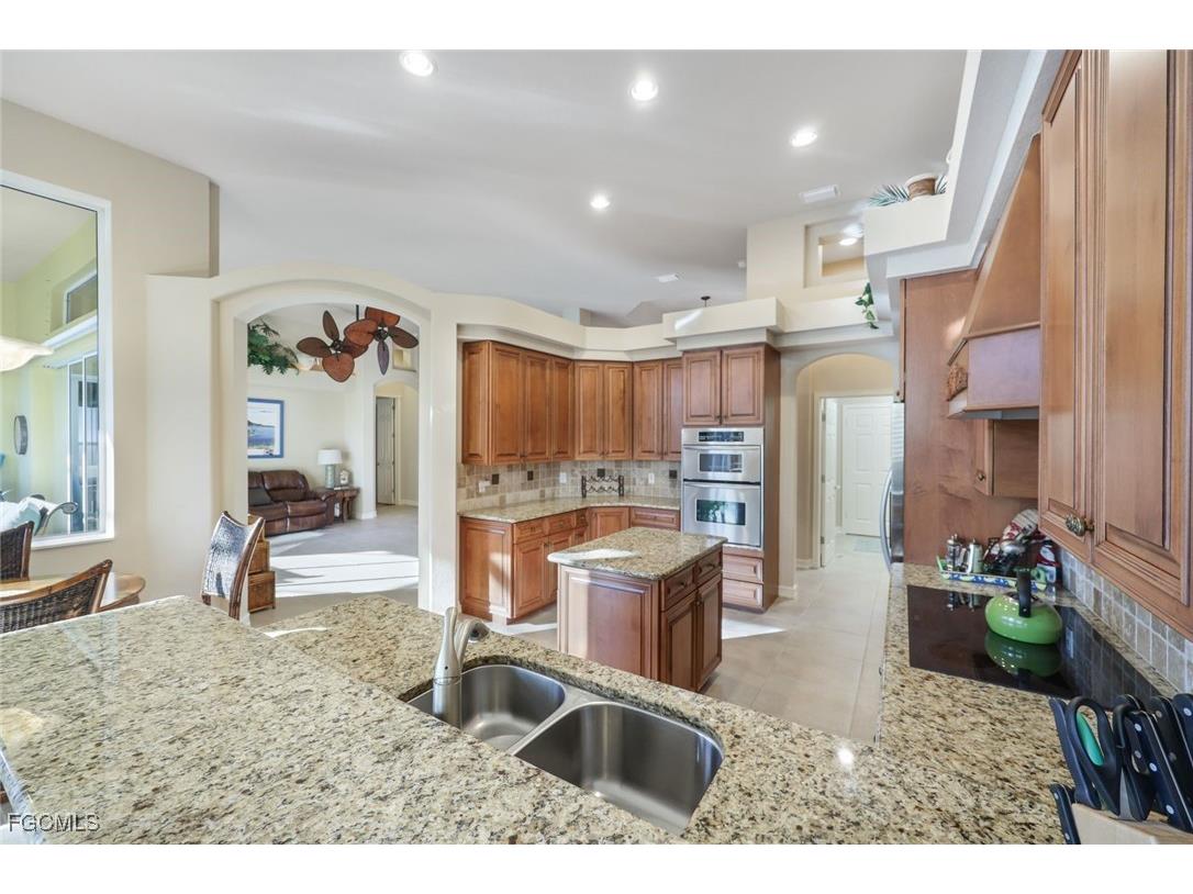 5601 Merlyn Lane Cape Coral FL 33914 2025018524 image10