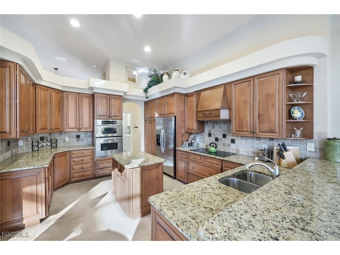 5601 Merlyn Lane Cape Coral FL 33914 2025018524 image9