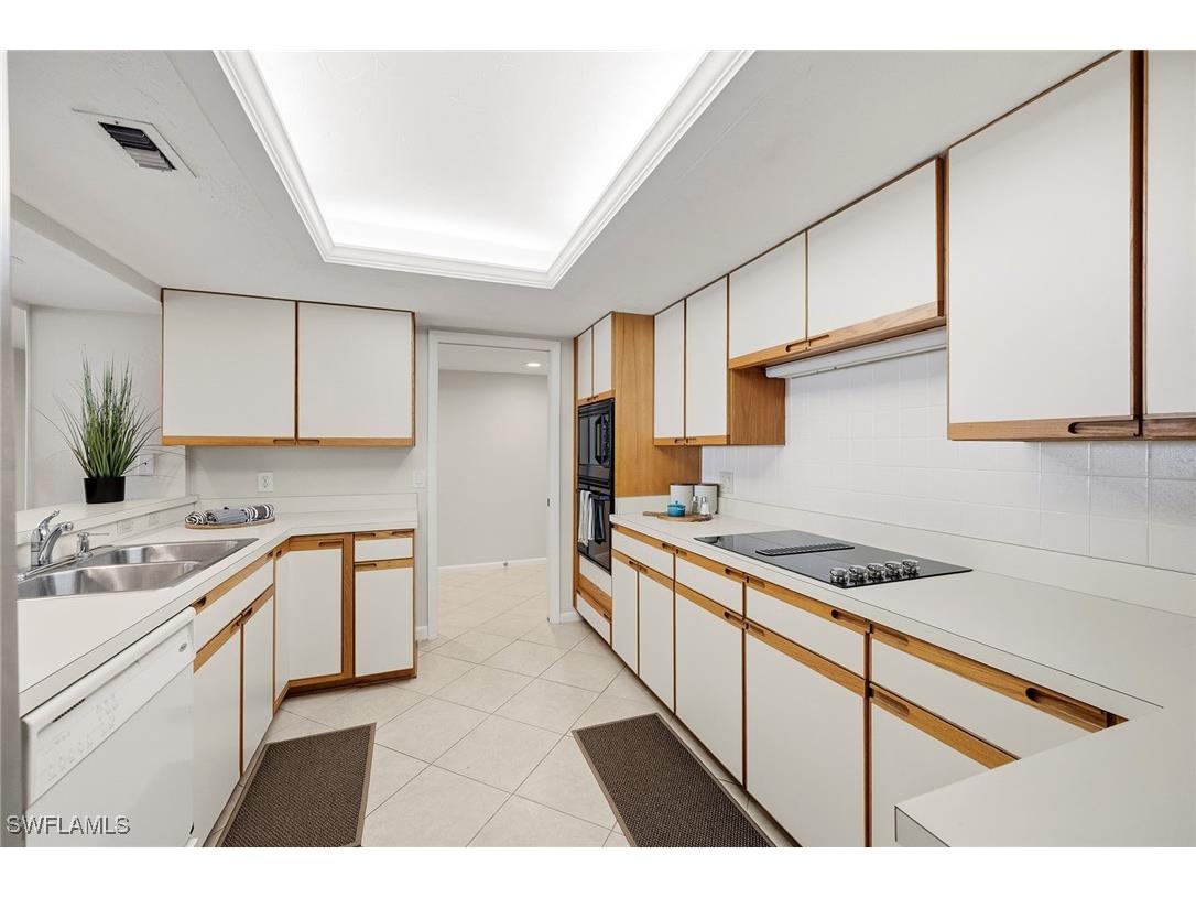 5601 Turtle Bay Drive #2003 Naples FL 34108 225063922 image10