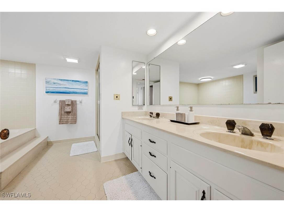 5601 Turtle Bay Drive #2003 Naples FL 34108 225063922 image16