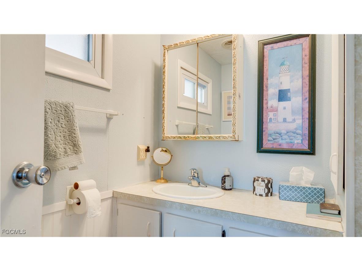 5602 Captain John Smith Loop North Fort Myers FL 33917 2025004393 image21