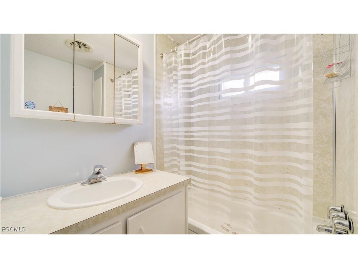 5602 Captain John Smith Loop North Fort Myers FL 33917 2025004393 image25