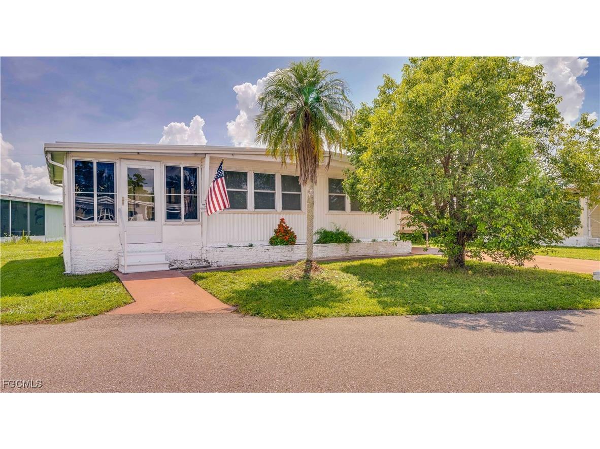 5602 Captain John Smith Loop North Fort Myers FL 33917 2025004393 image4