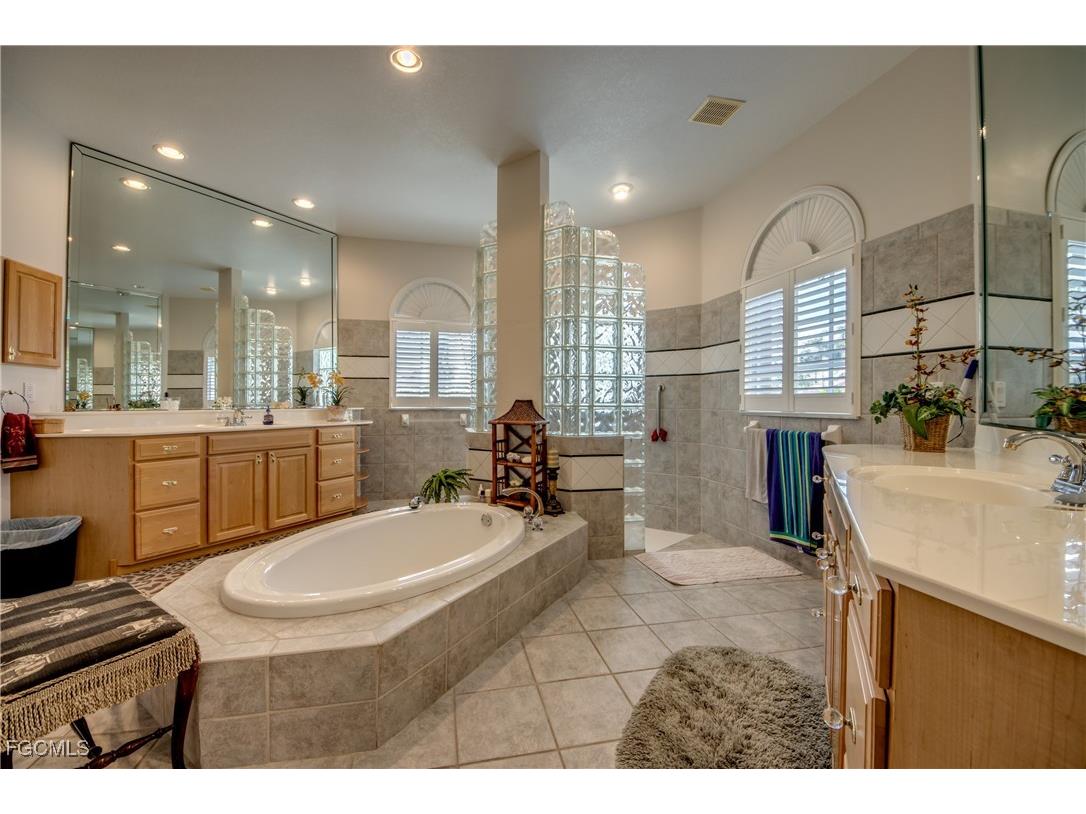 5605 Merlyn Lane Cape Coral FL 33914 2025024338 image27