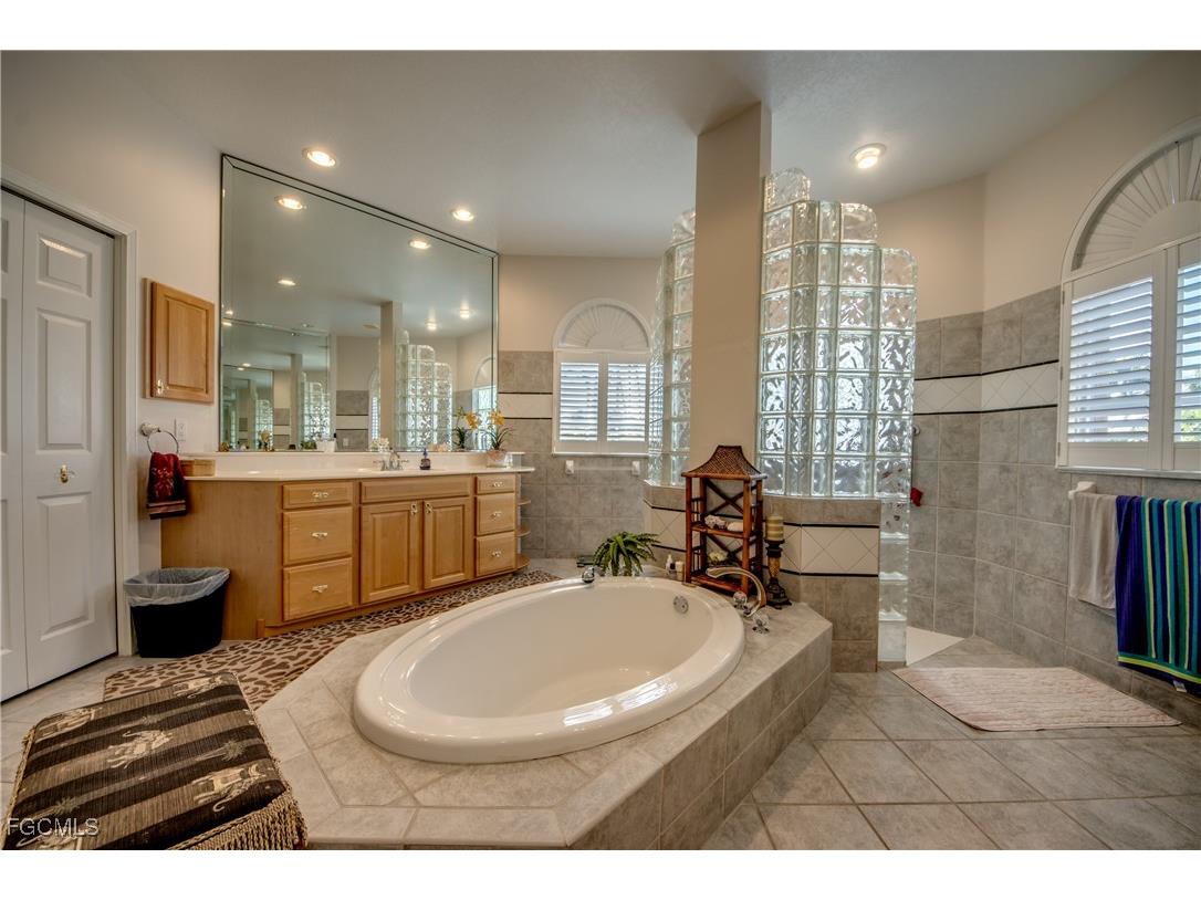 5605 Merlyn Lane Cape Coral FL 33914 2025024338 image28