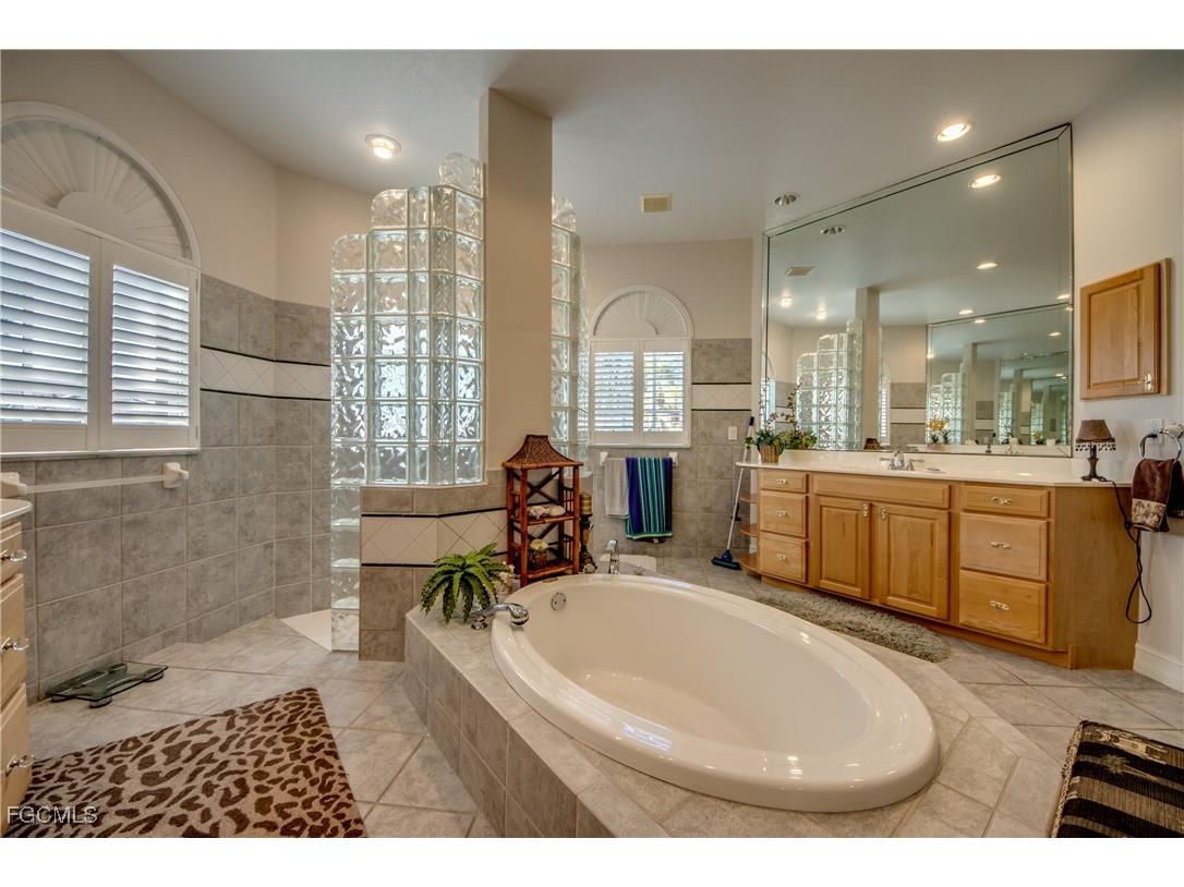 5605 Merlyn Lane Cape Coral FL 33914 2025024338 image29
