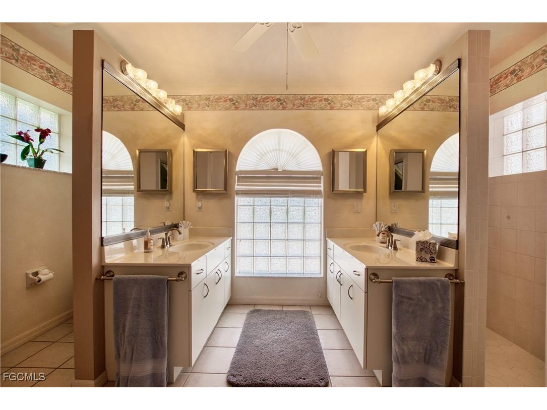 5607 Coronado Court Cape Coral FL 33904 2026001104 image34