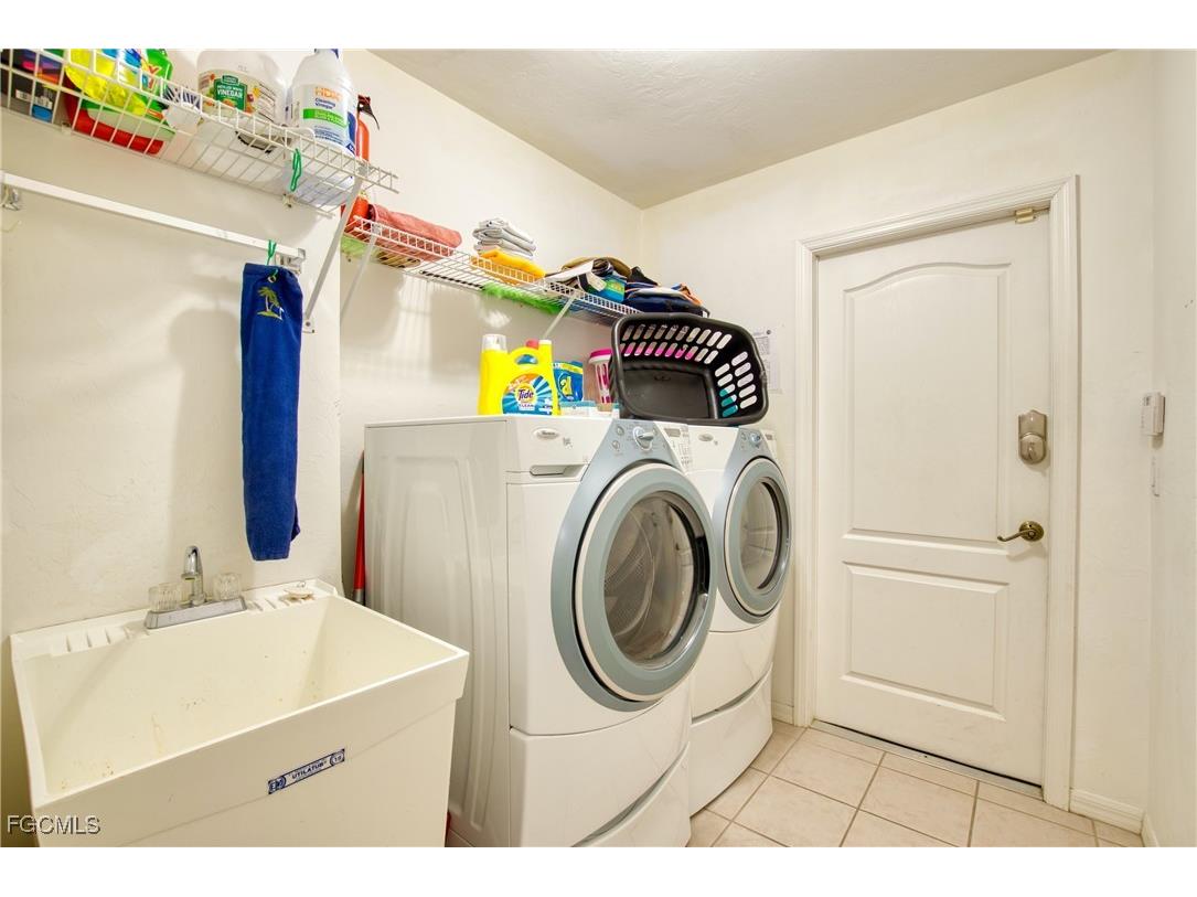 5607 Coronado Court Cape Coral FL 33904 2026001104 image35