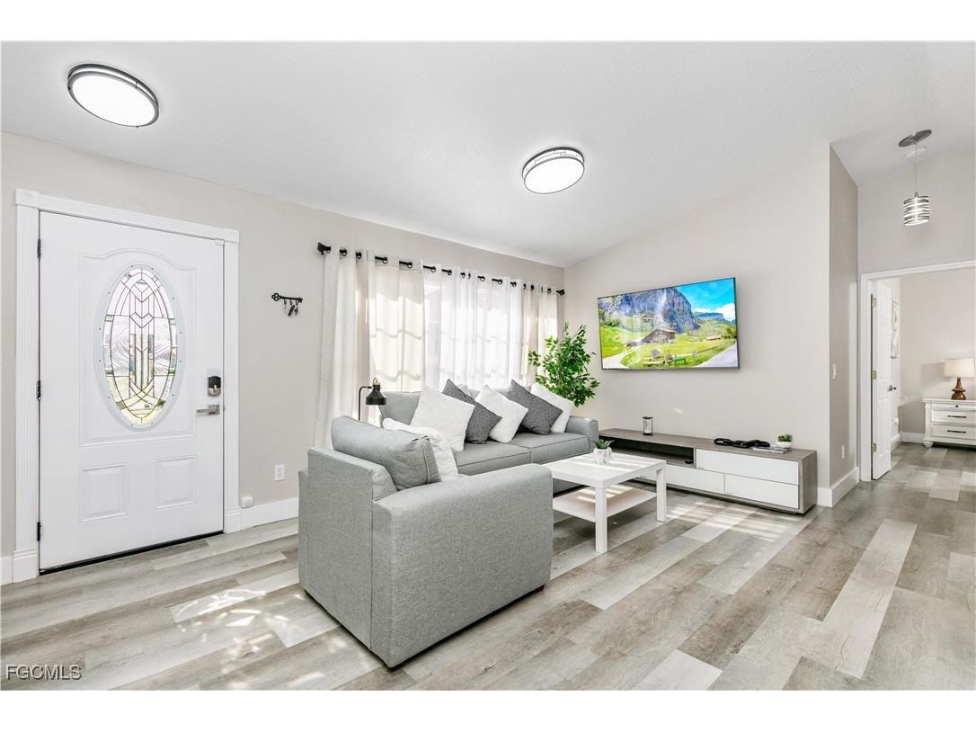 5608 Mandarin Court Davenport FL 33896 2025020705 image2