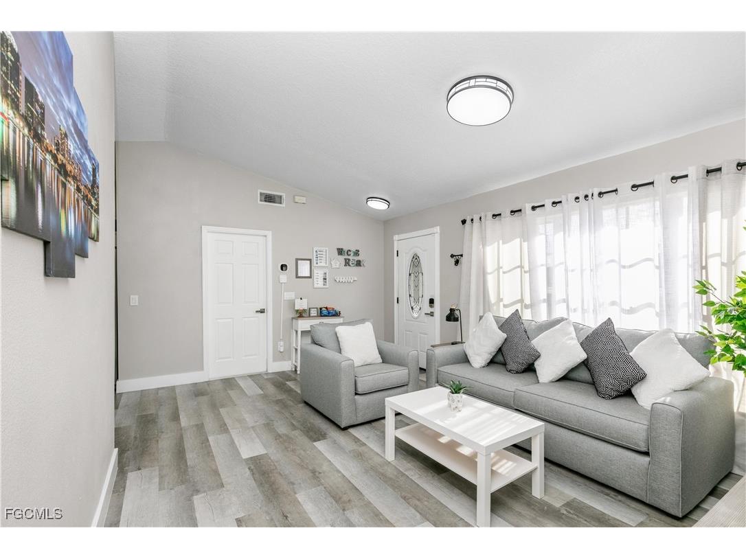 5608 Mandarin Court Davenport FL 33896 2025020705 image3