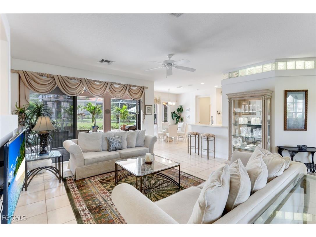 5609 Harbour Circle Cape Coral FL 33914 2025005441 image10