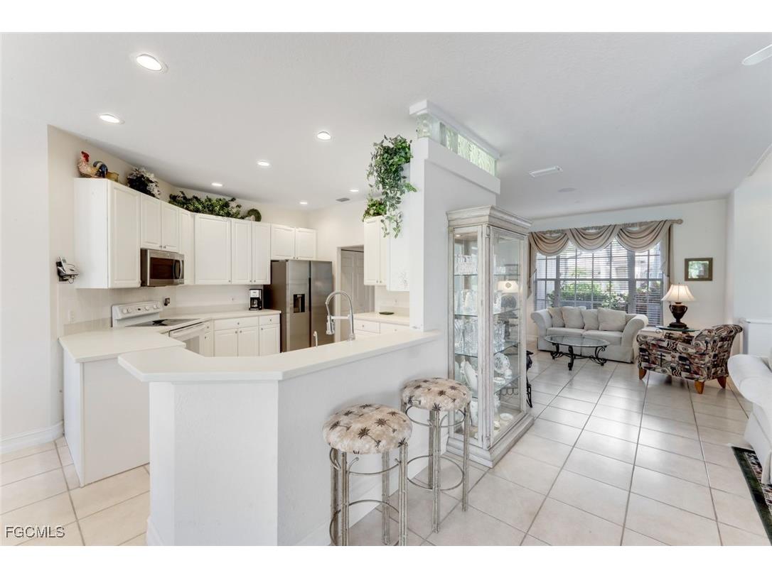 5609 Harbour Circle Cape Coral FL 33914 2025005441 image13