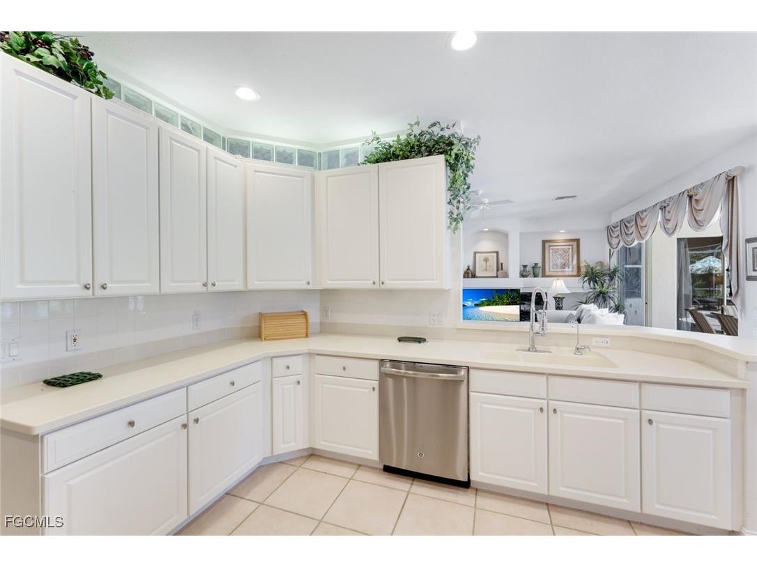 5609 Harbour Circle Cape Coral FL 33914 2025005441 image17