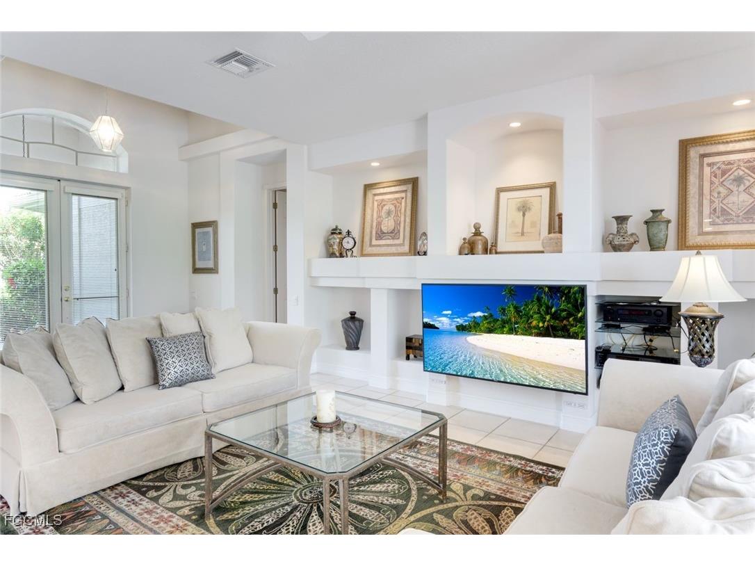 5609 Harbour Circle Cape Coral FL 33914 2025005441 image8