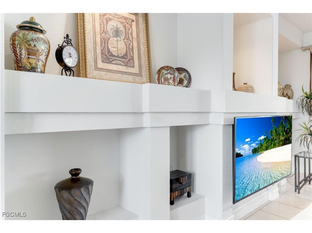 5609 Harbour Circle Cape Coral FL 33914 2025005441 image9