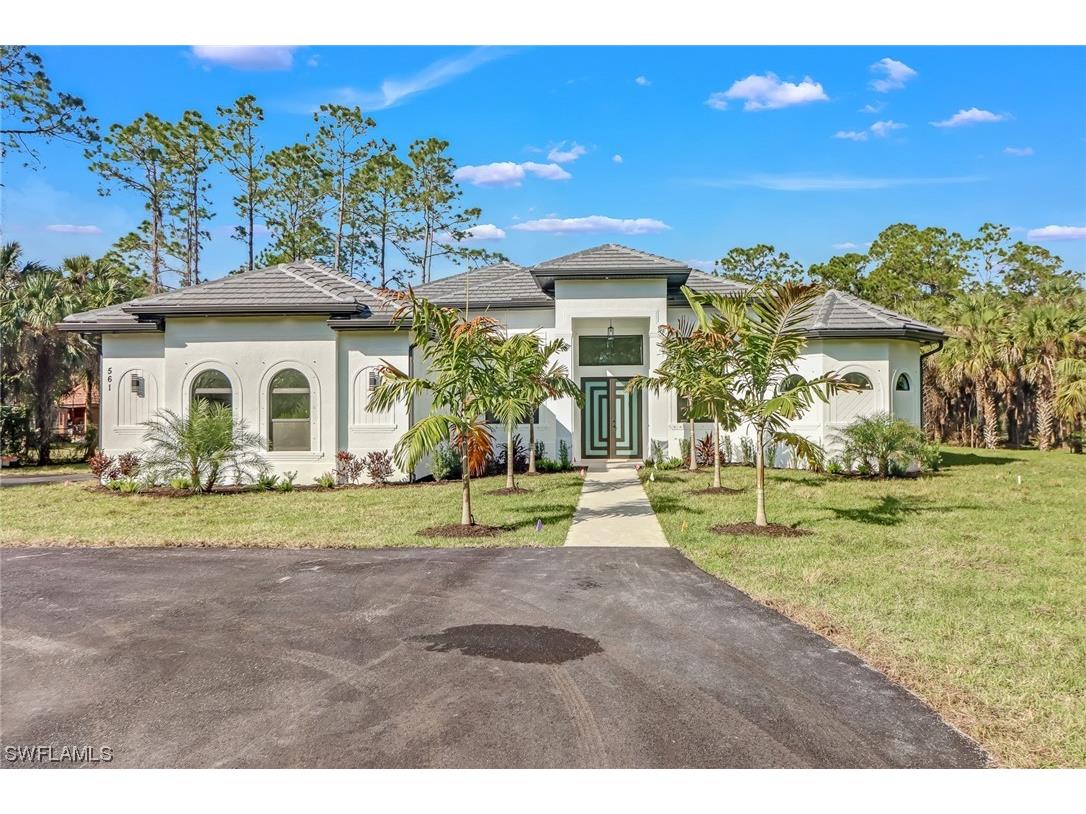 561 4th Street NE Naples FL 34120 223007796 image1