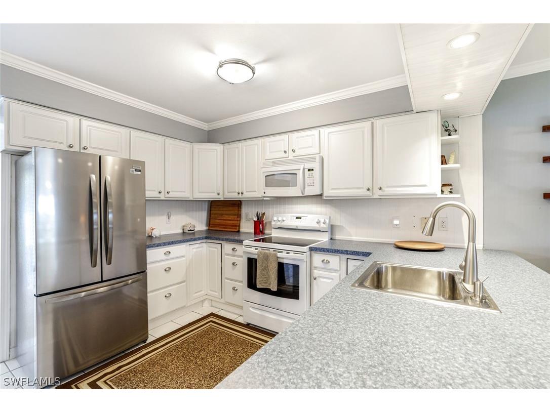 561 Palm View Drive #16 Naples FL 34110 226009624 image5