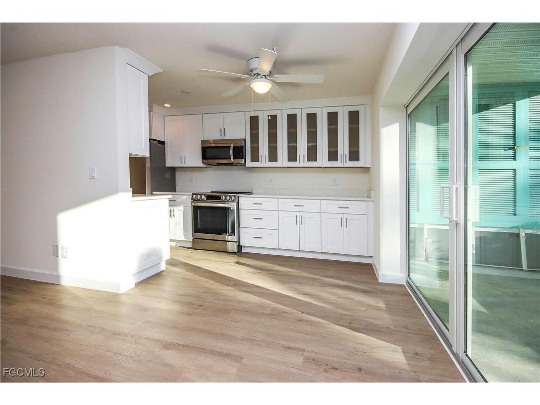 561 Periwinkle Way #E2 Sanibel FL 33957 2026001069 image4