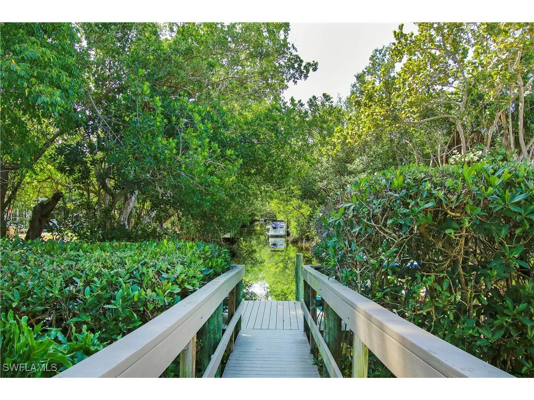 561 Periwinkle Way #E2 Sanibel FL 33957 225057900 image17