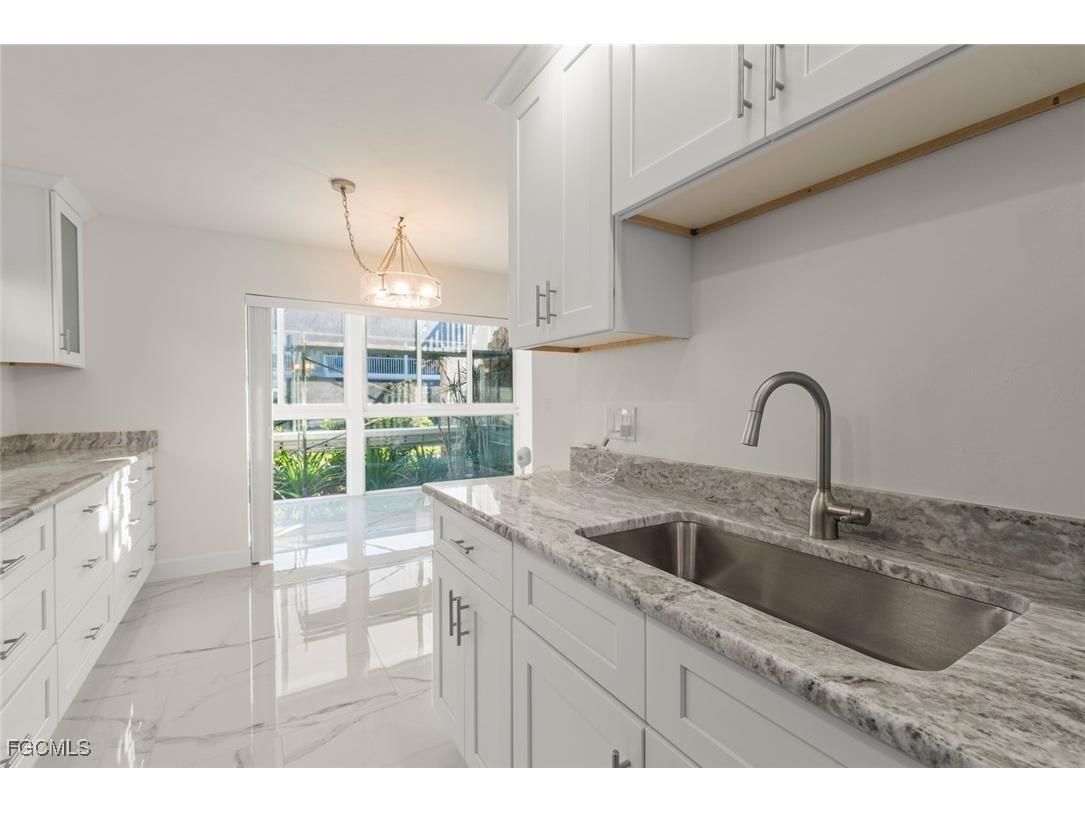 561 Periwinkle Way #E4 Sanibel FL 33957 2025020830 image10