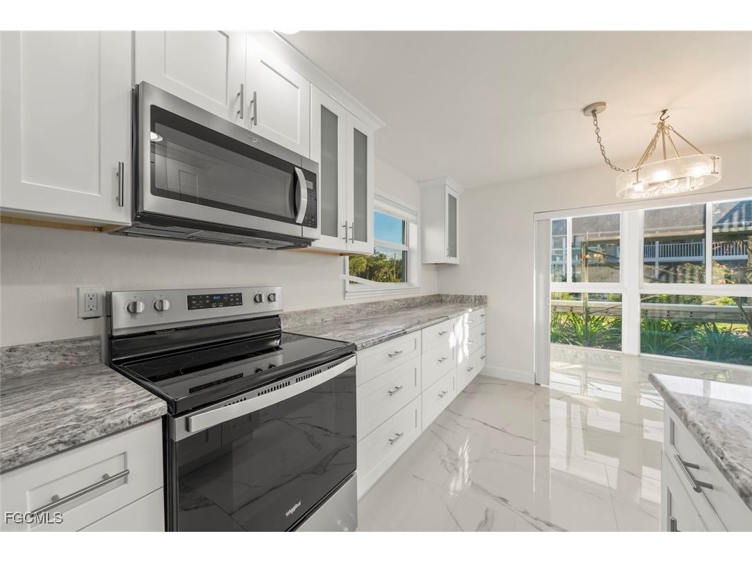 561 Periwinkle Way #E4 Sanibel FL 33957 2025020830 image11