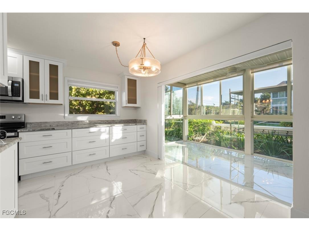 561 Periwinkle Way #E4 Sanibel FL 33957 2025020830 image13