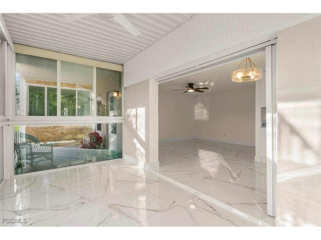 561 Periwinkle Way #E4 Sanibel FL 33957 2025020830 image18