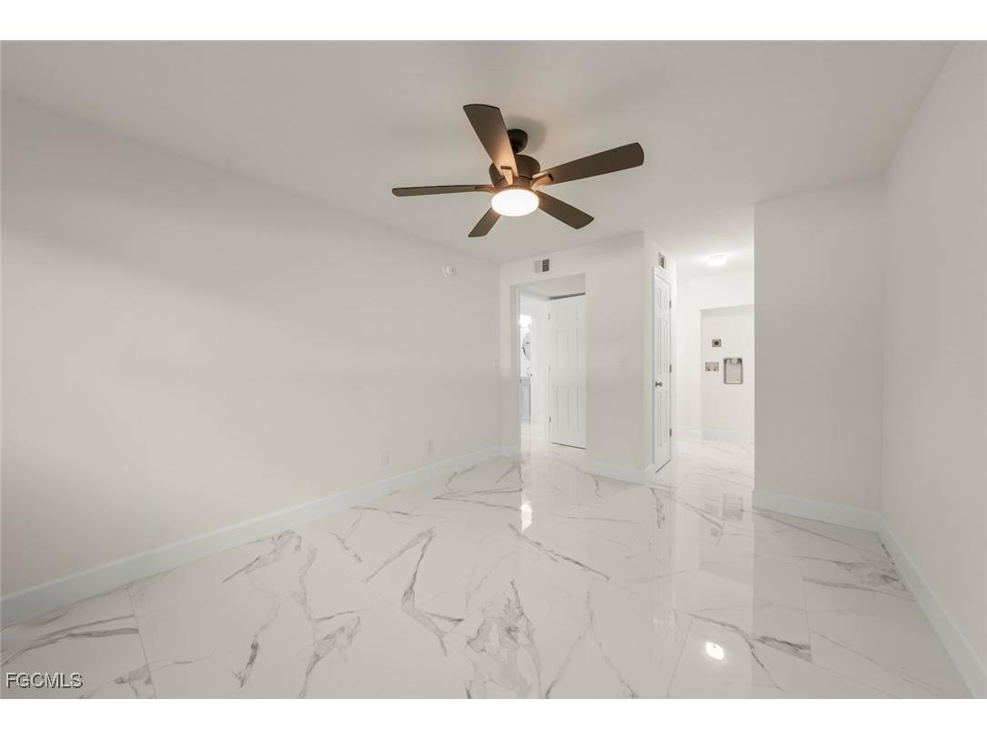 561 Periwinkle Way #E4 Sanibel FL 33957 2025020830 image21
