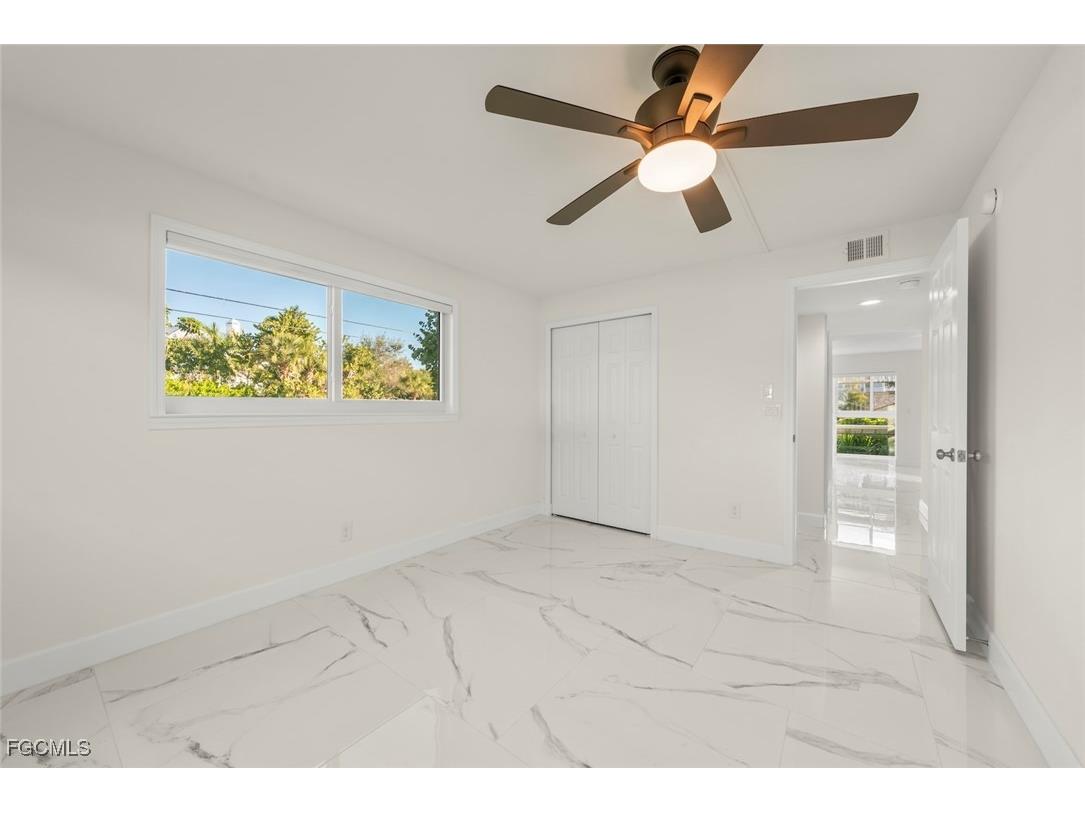561 Periwinkle Way #E4 Sanibel FL 33957 2025020830 image27