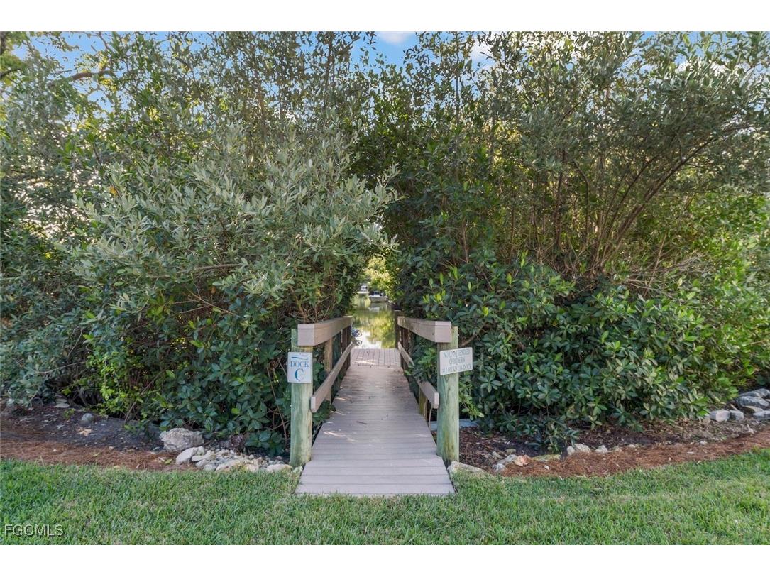 561 Periwinkle Way #E4 Sanibel FL 33957 2025020830 image30