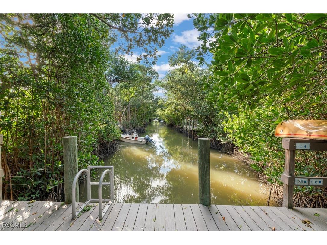 561 Periwinkle Way #E4 Sanibel FL 33957 2025020830 image31
