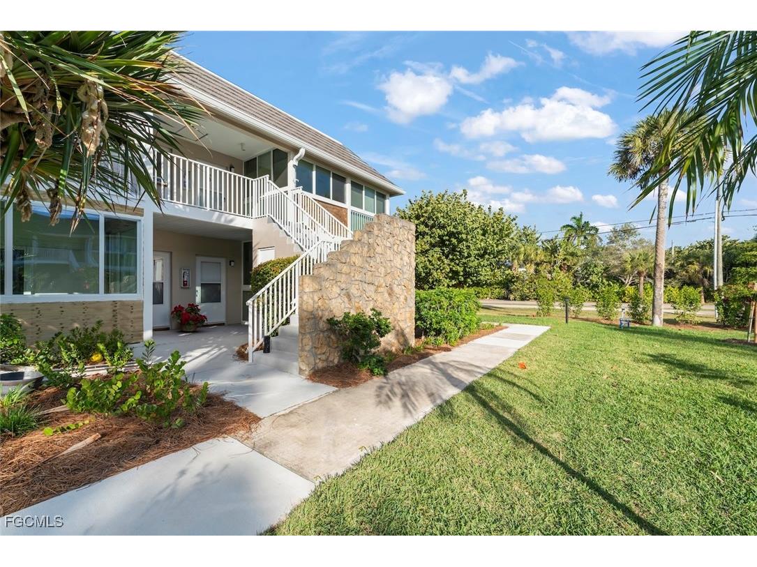 561 Periwinkle Way #E4 Sanibel FL 33957 2025020830 image5