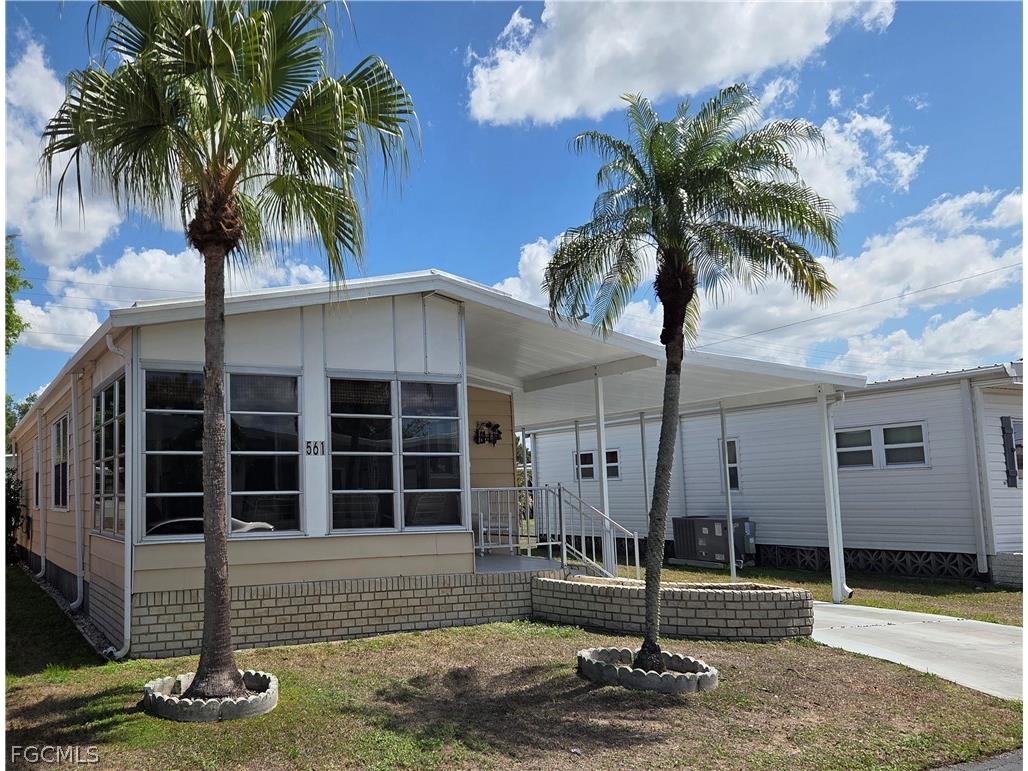 561 Winning Way North Fort Myers FL 33917 2026011960 image1
