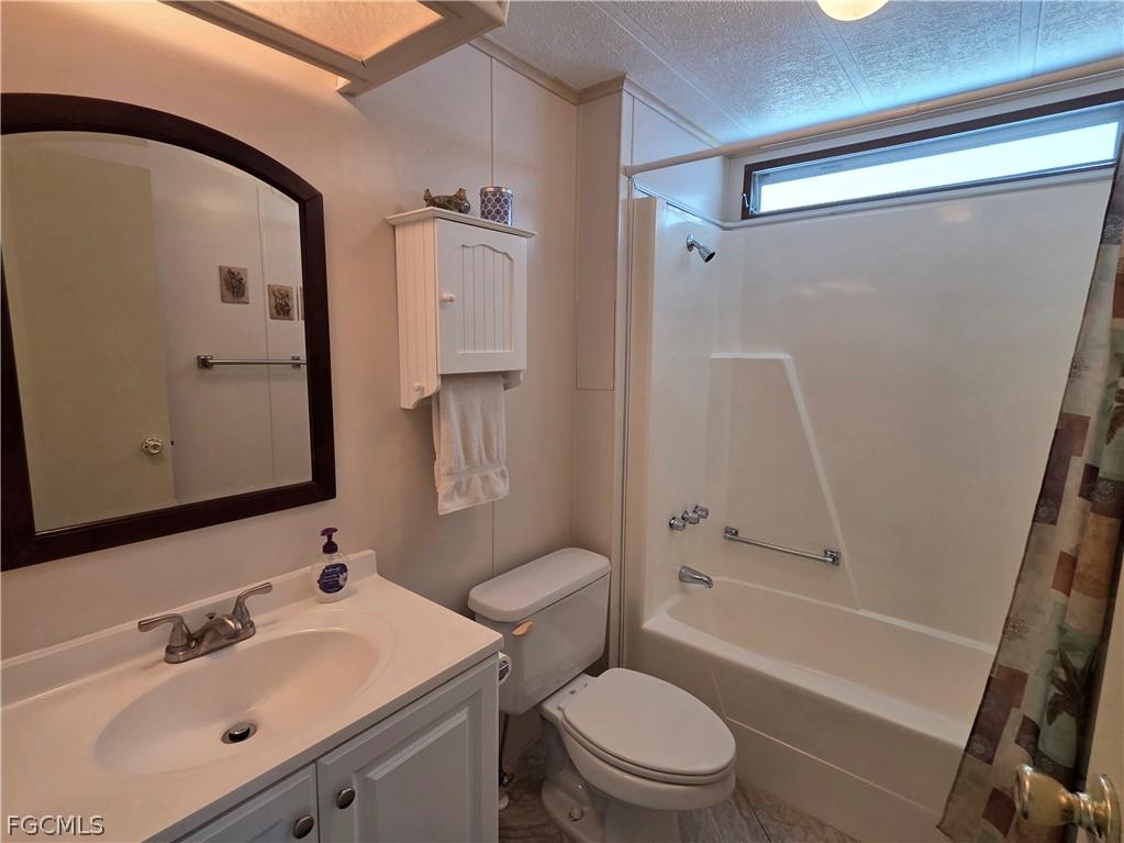 561 Winning Way North Fort Myers FL 33917 2026011960 image24