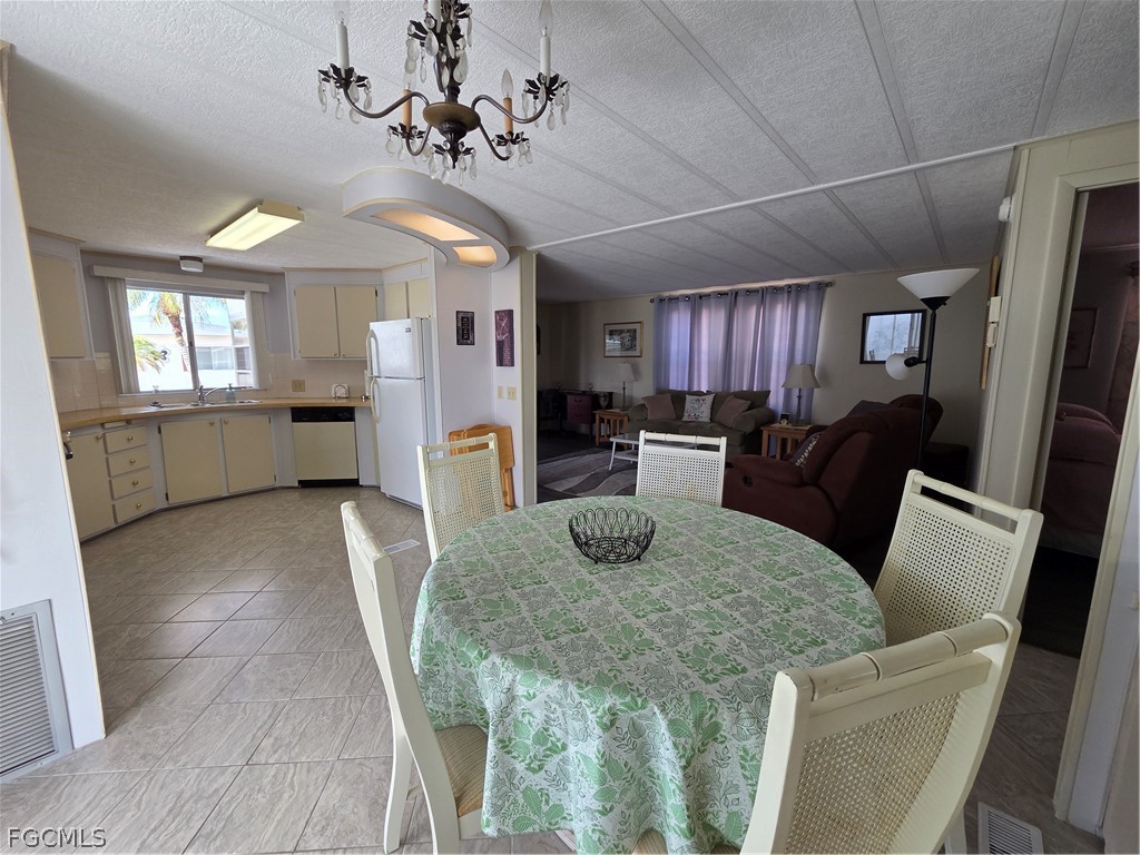561 Winning Way North Fort Myers FL 33917 2026011960 image6